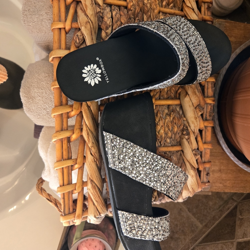 Silver Women's Wedge Sandals By YELLOWBOX Look Brand New!!! - Picture 5 of 6